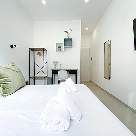 Casa Vittoria ホームステイ ローマ